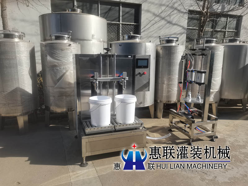 2頭自動稱重式液體肥灌裝機(jī)